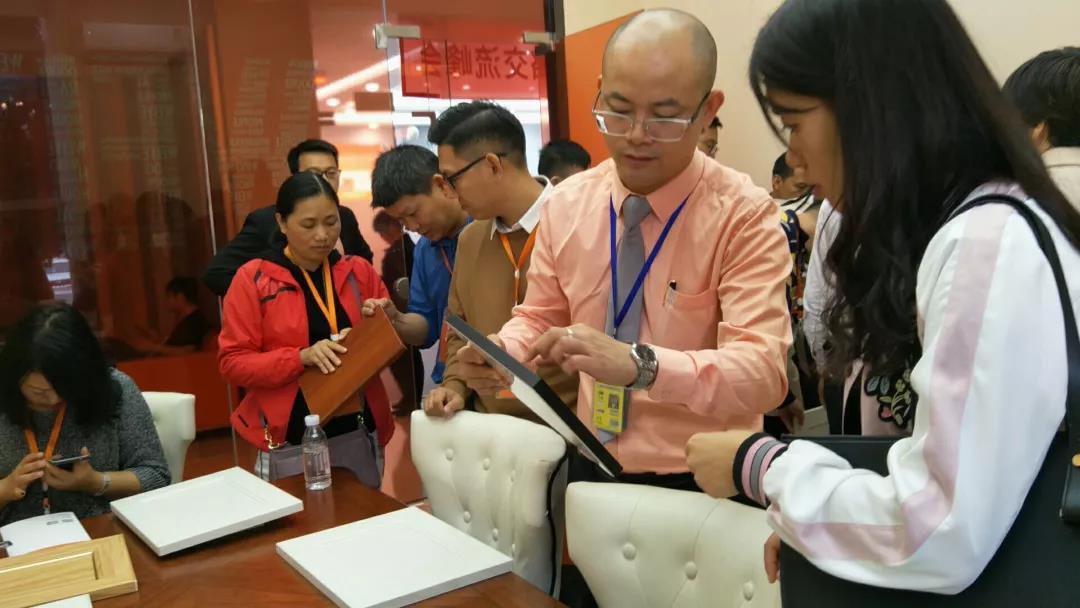 rb88随行版铝家具 | 2018广东rb88随行版集团第26届战略相助财产峰会盛大举行